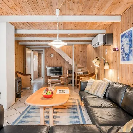 Ferienhaus Urda - 1km From The Sea By Interhome